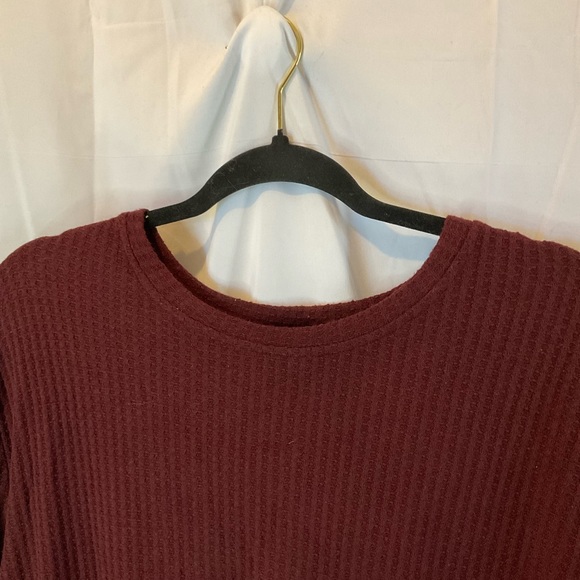 Women’s Plus Size Burgundy Waffle Knit Long Sleeves with side knot size 2XL - Picture 8 of 9